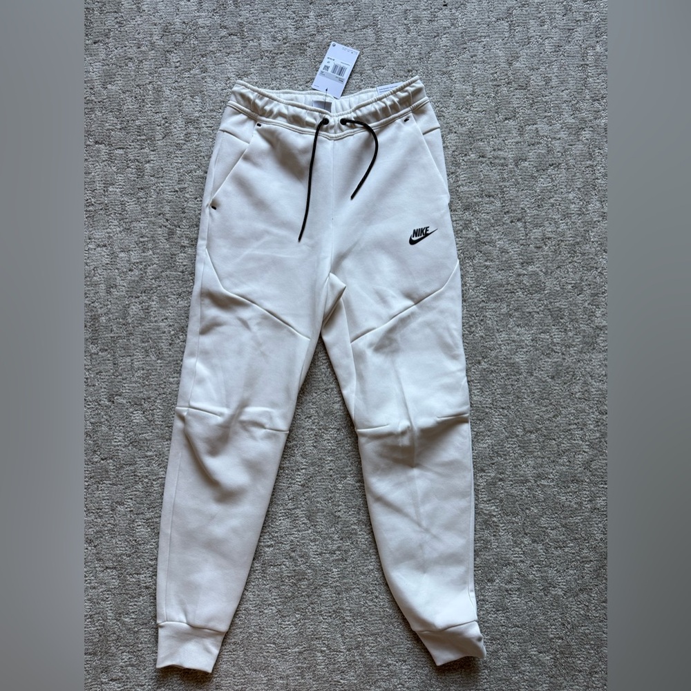 NEW Nike XS Men’s Cream Joggers